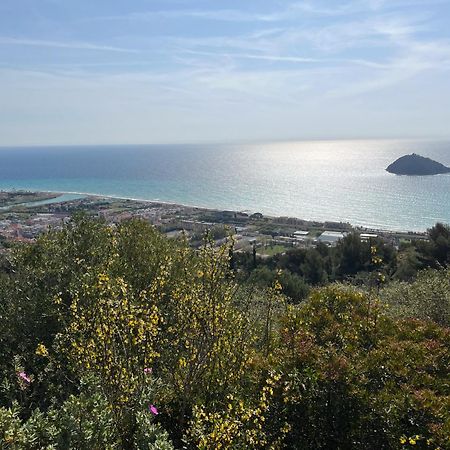 Le Torri Riviera Holiday 알벤가 외부 사진