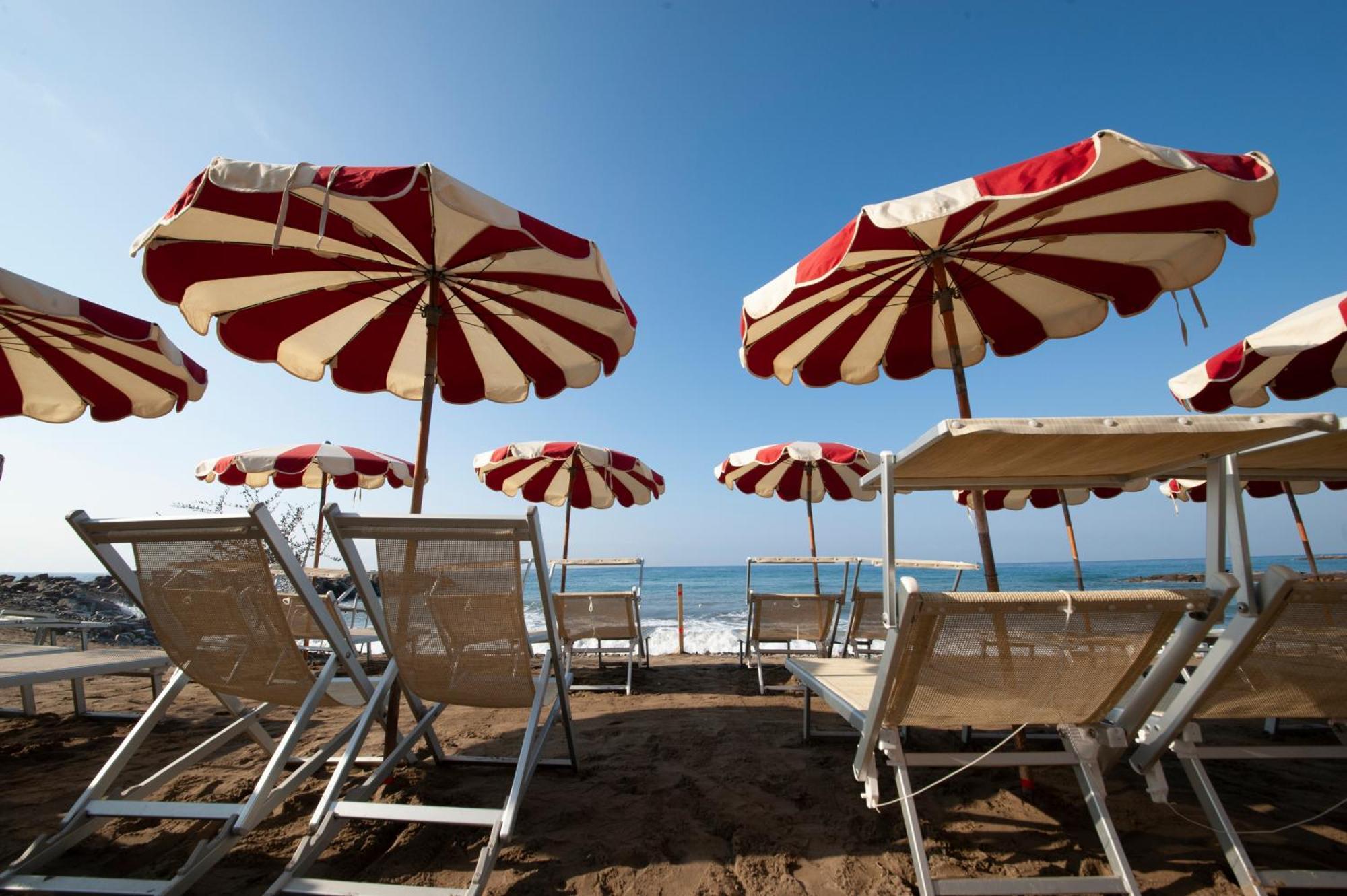 Le Torri Riviera Holiday 알벤가 외부 사진